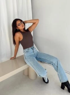 Classic Bodysuit Brown -Princess Polly Shop 4 modelinfo paris us2 0b2715f4 e929 4941 aa59 81a3f763a317