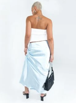 Princess Polly Don't Belong Maxi Skirt Blue -Princess Polly Shop 4 modelinfo sarah us6 21e2f423 99b9 4482 a89c 6fa9a68be109