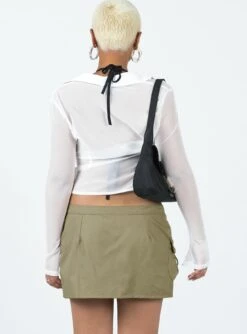 Motel Zephyr Skirt Taupe -Princess Polly Shop 4 modelinfo sarah us6 5de2eba1 e915 4623 9afc 086d81744651