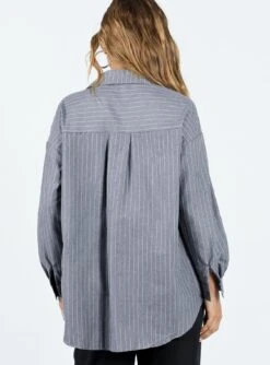 Princess Polly Peza Shirt Grey -Princess Polly Shop 4 modelinfo saskia us2 4b18af1a bb34 4bc7 94c9 21f1fa216c6a