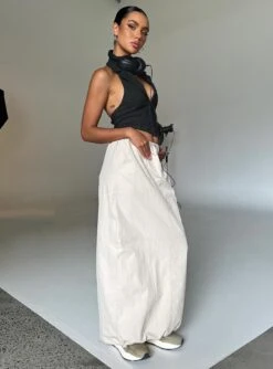 Princess Polly Crosswalk Maxi Skirt Beige -Princess Polly Shop 4 modelinfo tamika us2 fa113b73 c61d 4694 ac7a 249a3bf6c3db