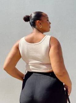 Madelyn Top Beige Curve -Princess Polly Shop 4 54aa2bd3 4adf 481c b11b d27191eab019