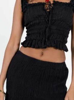 Princess Polly Penton Top Black -Princess Polly Shop 5 modelinfo Kristen us2 e752e6c5 bfae 4c45 a72f d7c885ac019c