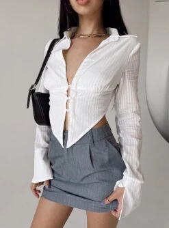 Princess Polly Down To Business Long Sleeve Top White -Princess Polly Shop 5 modelinfo Natasha us0 6d789640 013b 4202 9497 592f96eeff8e