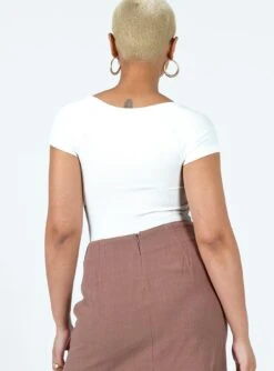 Princess Polly Langley Bodysuit White -Princess Polly Shop 5 modelinfo Sarah us4 e3e78563 54a7 4f27 b5e5 0b8f9d631419