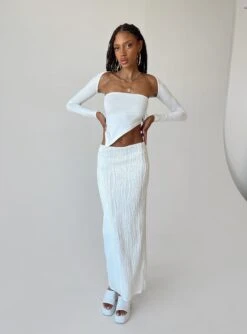Princess Polly Echo Low Waist Knitted Maxi Skirt White -Princess Polly Shop 5 modelinfo ayaana us2 790d36ad 6454 44be 9674 349574c2c1a9
