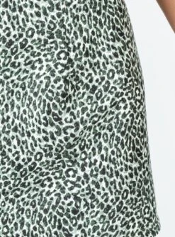 Princess Polly Debra Mini Skirt Black -Princess Polly Shop 5 modelinfo emma us2 2a409968 536e 4809 88bf bbfafd278457