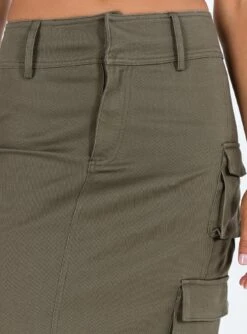 Alida Cargo Midi Skirt Olive Green -Princess Polly Shop 5 modelinfo kauri us2 44526c73 500c 4e38 8751 d9d124fe5d5f