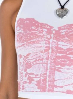 Motel Monlo Top White / Pink 12 Motel Monlo Top White / Pink -Princess Polly Shop 5 modelinfo kauri us2 7bf2699b 0966 49bf 89f9 dc64ed444399