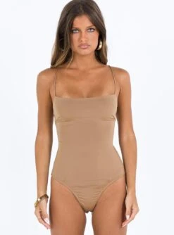 Karlah Bodysuit Beige -Princess Polly Shop 6 modelinfo elise us2 f0547433 26c9 4597 9eee 2a8c40271766