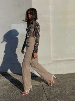 Motel Ryals Top 70's Ripple -Princess Polly Shop MOTEL RYALS TOP 70 S RIPPLE c3a997ce 434d 48c4 b0b2 629a3283e924